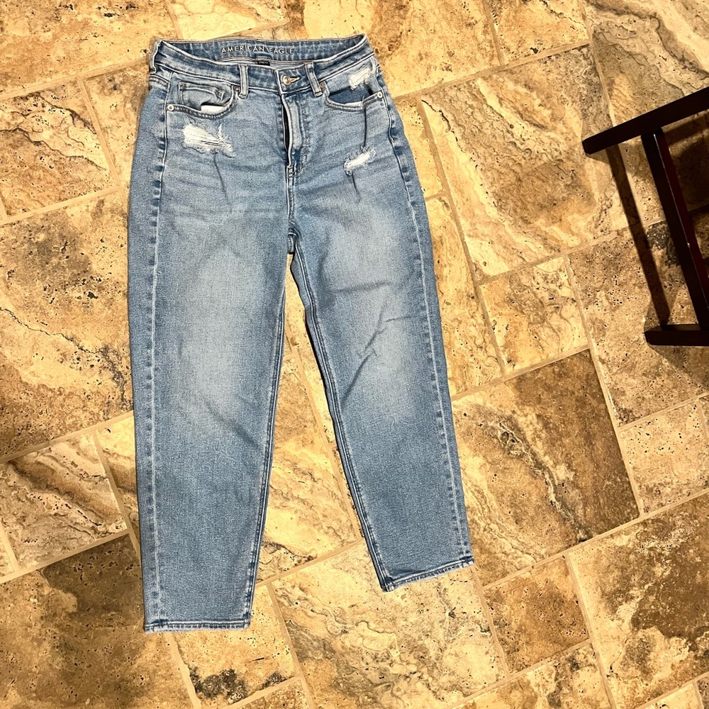 American Eagle Mom Straight Jeans